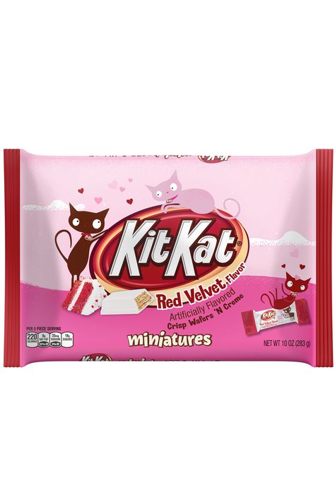 Kit Kat Red Velvet Miniatures Valentines Red Velvet, Goodie Bag Ideas, Valentine's Candy, Red Velvet Flavor, Candy And Chocolate, Red Velet, Champagne Chocolate, Valentines Day Chocolates, Sour Patch Kids