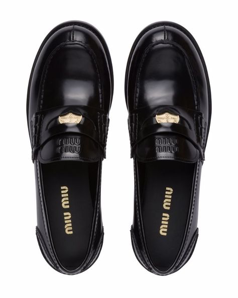 Miu Miu Sandals, Dream Wishlist, Dr Shoes, Shoes Ideas, Designer Flats, Miu Miu Shoes, Mens Fashion Classy, Jelly Shoes, Boot Pumps