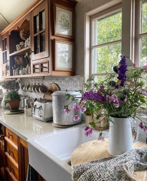 English Cottage Kitchen Ideas, English Cottage Kitchens, Cottage Core Kitchen, Cottage Kitchen Ideas, There Are No Rules, Interior Design Per La Casa, Cottage Kitchens, No Rules, Dream House Interior