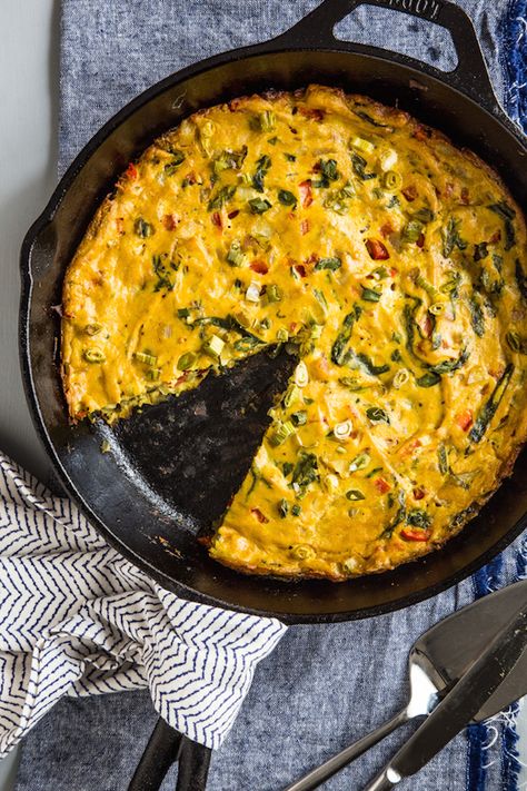 Tofu Frittata, Spinach And Peppers, Vegan Frittata, Tofu Recipes Vegan, Vegan Brunch, Vegan Eggs, Tofu Recipes, Cast Iron Skillet, Vegan Breakfast Recipes