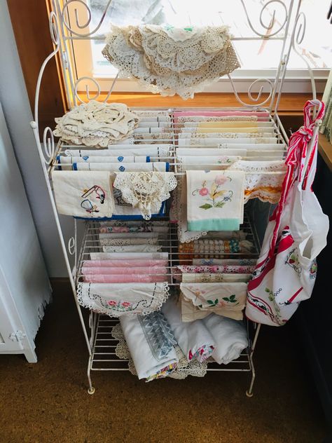 Displaying Vintage Linens Ideas, Displaying Linens In Booth, Displaying Vintage Linens, How To Display Doilies, Doily Display Ideas, Linen Display Ideas, How To Display Vintage Linens, Vintage Tablecloths Display Ideas, How To Display Linens In A Booth