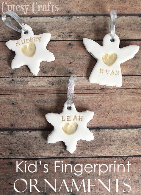 Kid's Fingerprint Handmade Christmas Ornaments - Cutesy Crafts Handmade Christmas Gifts Diy, Diy Christmas Garland, Diy Christmas Ornaments Easy, Simple Christmas Decor, Holiday Crafts For Kids, Handprint Crafts, Diy Ornaments, Handmade Christmas Decorations, Easy Christmas Diy