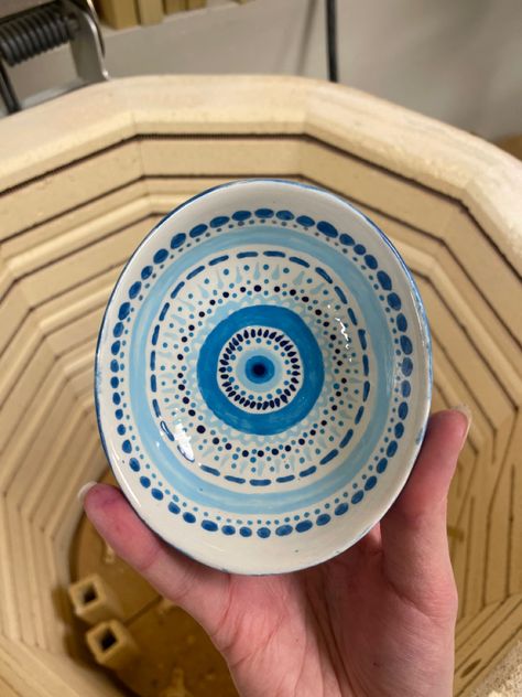 Bowls Pottery Painting Ideas, Evil Eye Pottery Painting, Bowl Painting Designs, Pottery Painting Ideas Blue, Pottery Plates Painting Ideas, Pottery Bowl Painting, Pottery Painting Bowl Ideas, Pottery Paint Ideas, Pottery Plate Ideas