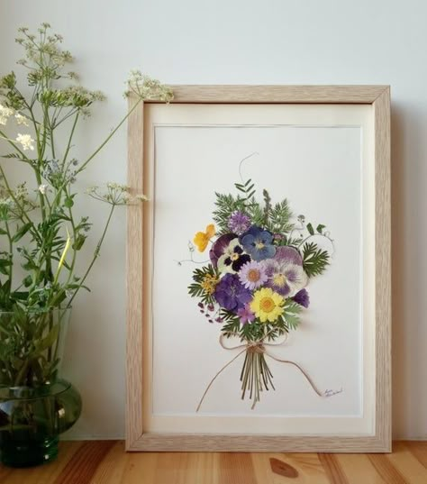 Pressed Flowers Diy, Dried Flowers Diy, Diy Fleur, Floral Collage, Pressed Flower Crafts, Fleurs Diy, Dried And Pressed Flowers, Pressed Flower Art, Deco Floral