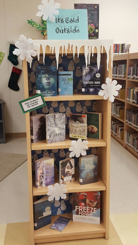 Winter book display Holiday Book Display Ideas, Winter Holiday Library Displays, Winter Library Aesthetic, Winter Library Book Displays, Winter Library Display Ideas, Holiday Book Display, Winter Wonderland Book Fair, December Book Display, New Year Library Display