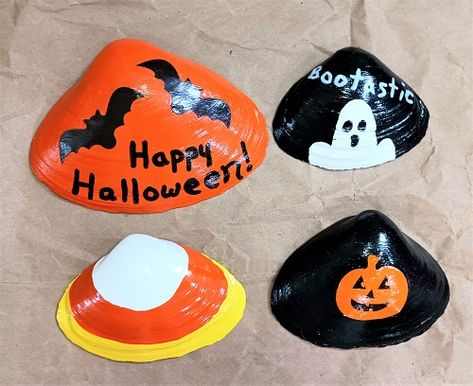 Painted Halloween Seashell Clam Shell Designs Painting Clam Shells, Halloween Seashells, Oyster Tree, Shell Painting Ideas, Painting Seashells, Purple Crafts, Painted Seashells, Orange Craft, Oyster Ornament