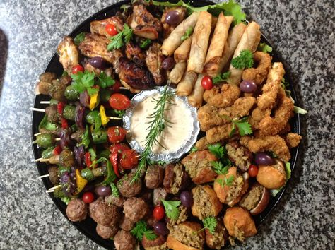 Pu Pu Platter, Meat Platters, Kenyan Food, Meat Platter, Food Appetizers, Food Channel, Food Wallpaper, Food Yummy, Party Food Appetizers