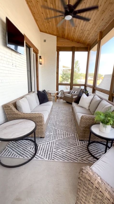 Sun Porch Furniture Ideas, Indoor Porch Ideas, Indoor Sunroom Furniture Ideas, Outdoor Sunroom Ideas, Patio Seating Ideas, Porch Furniture Ideas, Walmart Patio, Lanai Patio, Screened In Porch Furniture