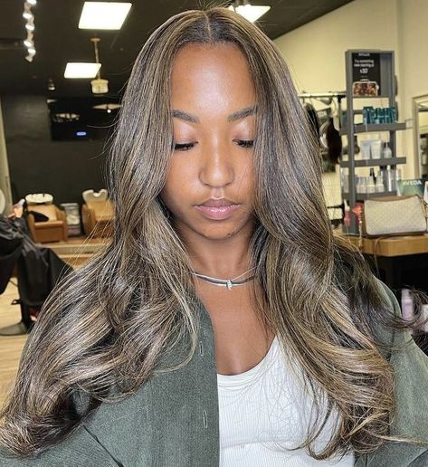 Blonde Highlights On Dark Hair All Over Black Women, Highlighted Silk Press, Hairstyles For Square Faces Black Women, African American Blonde Highlights, Sandy Brown Hair With Highlights Black Women, Balayage Hair Blonde On Black Women, Light Skin Hair Dye, Fine Weave Highlights, Black Women Balayage Hair