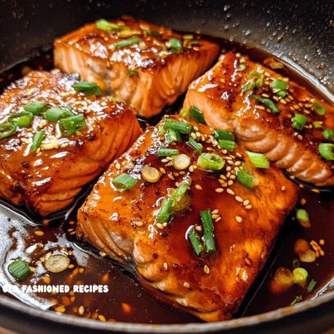 Ingredients: 500 grams Salmon (skin on) 5 tablespoons LIGHT Soy Sauce 3 tablespoons Apple Cider Vinegar... Salmon Teriyaki, Salmon Teriyaki Recipe, Salmon Glaze Recipes, Teriyaki Recipe, Salmon Skin, Teriyaki Salmon, Easy Salmon, Glazed Salmon, Fun Easy Recipes