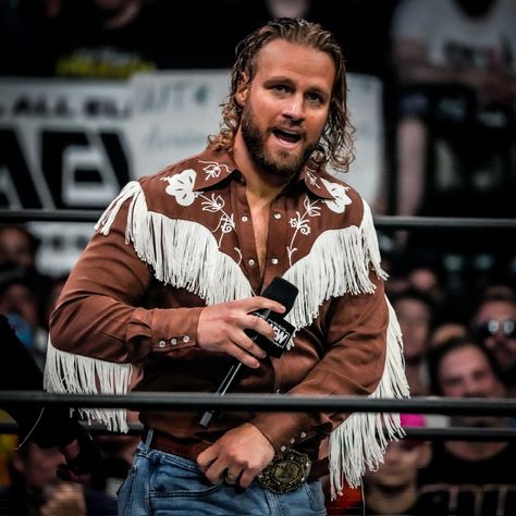 JJ Williams on Twitter: "Fashionable Cowboy #HangmanPage #AEWDynamite #AEWDynamite200 https://t.co/i9UHMaDw27" / Twitter Hangman Adam Page, Adam Page, Damian Priest, Kenny Omega, Sasha Banks, Pro Wrestling, Banks, Cowboy, Wrestling