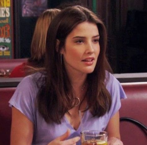 Robin Scherbatsky Outfit, Ted And Robin, Robin Scherbatsky, How Met Your Mother, Tv Outfits, Blonde Moments, Seth Macfarlane, Cobie Smulders, How I Met Your Mother