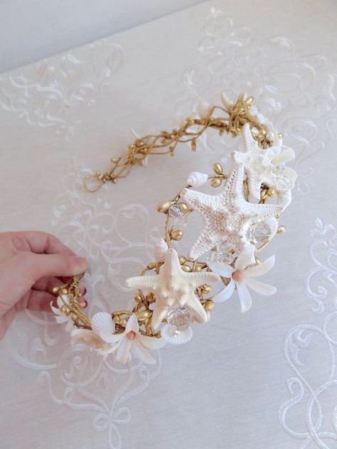 Starfish Hair Accessories, Beach Wedding Headpieces, Beach Wedding Hair Accessories, Seashell Crown, Dream Beach Wedding, Beach Wedding Hair, 파티 드레스, Beach Wedding Decorations, Beach Theme Wedding