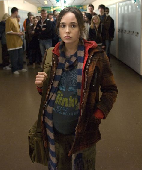 Juno Movie Outfit Aesthetic, Juno Clothes, Juno Macguff Outfits, Elliot Page Juno, Juno Aesthetic Outfit, Juno Fashion, Juno Outfit Aesthetic, Juno Core Aesthetic, Ellen Page Juno