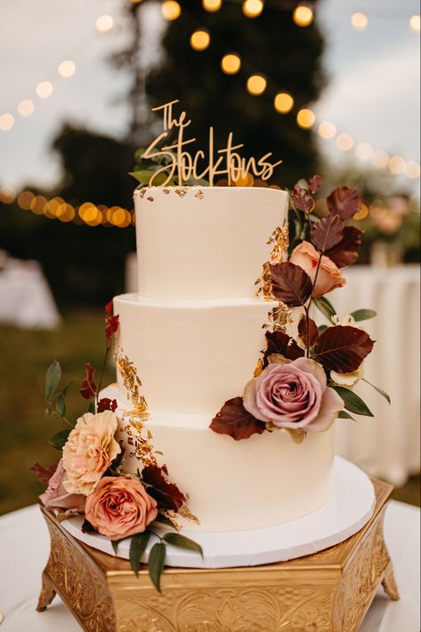 Wedding Cakes Rustic Elegant, Wedding Cake Designs Burgundy And Gold, Fall Cake Designs Wedding Ideas, Fall Wedding Cakes Burgundy, Rustic Burgundy Wedding Cake, 2 Tier Wedding Cakes Simple Elegant Fall, 3 Tier Fall Wedding Cake, Vintage Modern Wedding Cake, Boho Wedding Cake Designs