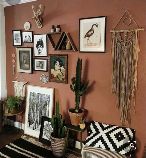 Ruang Tv, Creative Wall Decor, Dekorasi Kamar Tidur, Southwest Decor, Western Homes, Southwestern Decorating, Macrame Decor, Western Home Decor, Boho Living Room