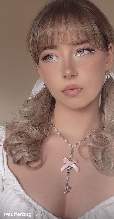 Farmers Daughter Makeup, Conquete Makeup Looks, Princess Look Makeup, Couquette Girl Makeup, Cute Girly Makeup Looks, Juliet Makeup Look, Light Pretty Makeup, Cute Preppy Makeup Looks, Natural Angelic Makeup