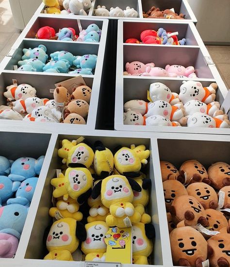 Bt21 Photo, Bt21 Merchandise, Bts Bag, Bts Season Greeting, Army Room Decor, Kawaii Store, Army Room, Supermarket Design, Kpop Diy