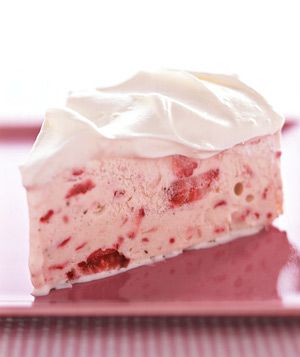 Strawberry Ice Cream Cake Strawberry Ice Cream Cake, Pink Ice Cream, Torte Cupcake, Holiday Dessert Recipes, Frosé, Cream Desserts, Ice Cream Desserts, Strawberry Ice Cream, Piece Of Cake