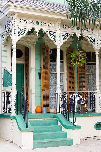 Shotgun House New Orleans Pictures and Photos - Getty Images New Orleans Creole Cottage, Irin Chronicles, New Orleans House Exterior, Hannah House, Cajun Cottage, Shotgun House Plans, Nola House, New Orleans Decor, New Orleans Architecture