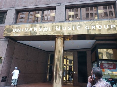 Lotta shit go down in this building in this music business! This is outside Universal Music Group before we had a sit down with an A&R. I was in there soaking up game! #BabySavage #KodiacSizzleGOG got some shit cooking! #GOG Artist Management Music, Communications Major, Music Industry Business, Work Vision Board, Business Vision Board, Travel Jobs, Career Vision Board, Warner Music Group, Vision Board Photos