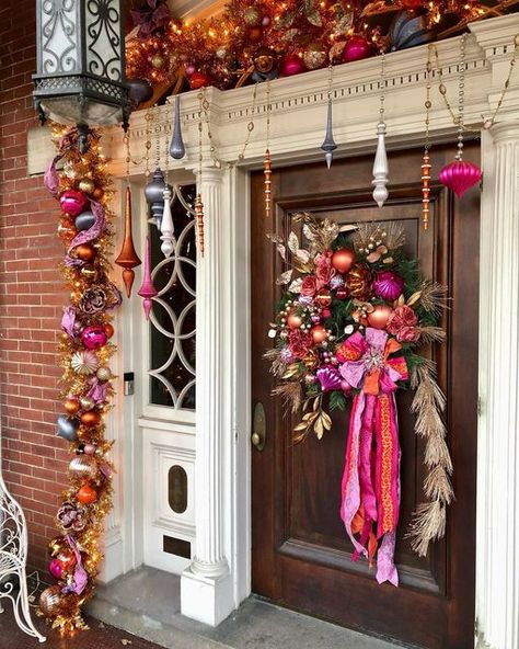 Pink And Orange Christmas Decorations, Pink And Orange Christmas, Orange Christmas Decorations, Christmas Outdoors, Orange Christmas, 2022 Christmas, Instagram Christmas, 2024 Christmas, Xmas Decor