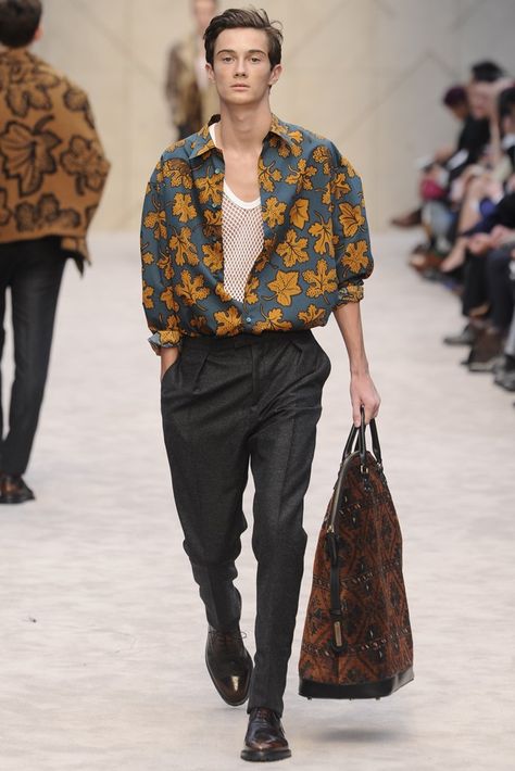 Burberry Prorsum Men's RTW Fall 2014 - Slideshow - Runway, Fashion Week, Fashion Shows, Reviews and Fashion Images - WWD.com Burberry Prorsum, Fashion Week Runway, Nike Air Max Plus, Mens Fall, Mode Vintage, Fall 2014, Mode Inspiration, Mens Street Style, Womens Fashion Trends