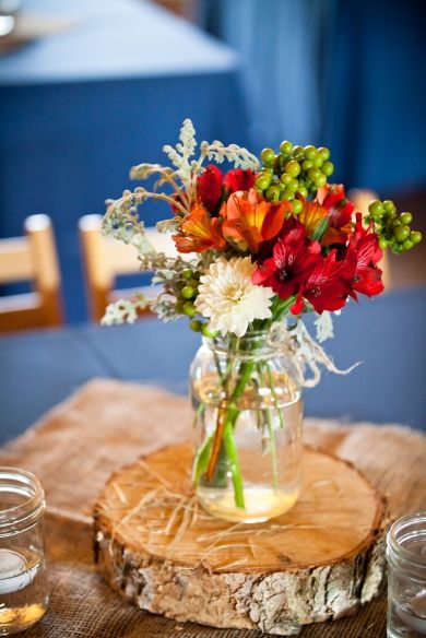 Luncheon Centerpieces, Western Centerpiece, Flowers In Mason Jars, Wedding Luncheon, Pretty Vase, Flowers Centerpieces, Rustic Wedding Photos, Rustic Wedding Reception, Rustic Wedding Bouquet