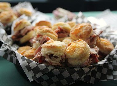 Mini Biscuits and Ham Country Ham Biscuits Mini, Mini Ham Biscuits Appetizers, Biscuits And Ham, Ham And Biscuits, Country Ham Biscuits, Ham Appetizers, Appetizer Foods, Foods For Parties, Ham Biscuits