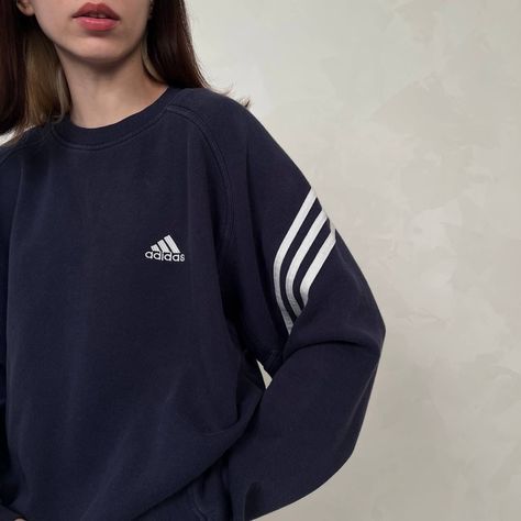 Adidas Sweater Outfit, Adidas Sweatshirt Outfit, Pull Adidas Vintage, Vintage Sweater Outfit, Adidas Aesthetic, Adidas Jumper, Adidas Pullover, Jumper Style, Jumper Outfit