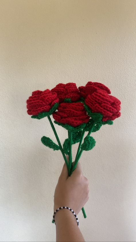 Cute Things To Crochet For Valentine’s Day, Crochet Gift Ideas For Girlfriend, Valentines Day Inspo Gift Ideas, Crochet Valentines Gift Ideas, Diy Crochet For Boyfriend, Crochet Present For Boyfriend, Crochet Valentines Gifts For Him, Crochet Gift For Girlfriend, Crochet Valentines Ideas For Men