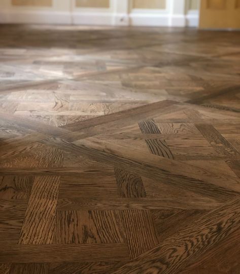 The #enduring beauty of versailles parquetry in #selectgrade #europeanoak and in N°12 by @timberfloorcollective and finished in LED cured #hardwax oil #aneweraoftimberflooring #opulent #bold #pure #bliss #elegance #majestic #infinite #engineeredoak #timberflooring #parquet #herringbone #chevron #versailles #sydney #sydneyinteriors #sydneyarchitecture #sydneydesign #sydneydeveloper #sydneyflooring #australianarchitecture #design #interiordesign #interiordesigner #flooring Parquet Herringbone, Timber Floor, Parquetry, Australian Architecture, Timber Flooring, Versailles, Herringbone, Sydney, Flooring