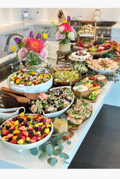 Salad Buffet, Garden Party Recipes, Party Food Buffet, Breakfast And Brunch, Buffet Set, Charcuterie Inspiration, Brunch Buffet, Wedding Buffet, Birthday Brunch