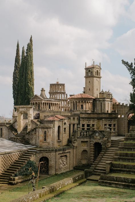 Houses On A Hillside, Old World Architecture, Beautiful Old Buildings, Spanish Architecture Aesthetic, Old Italian Architecture, German Architecture Traditional, Greco Roman Architecture, Eastern European Architecture, Cool Buildings Architecture