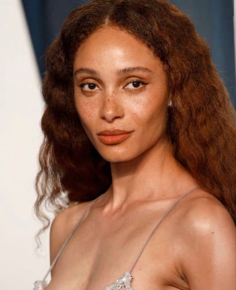 Experimental Makeup, Tattooed Freckles, Adwoa Aboah, Oscars Party, Copper Hair Color, Pink Eyeshadow, Vanity Fair Oscar Party, Copper Hair, Hair Color Trends