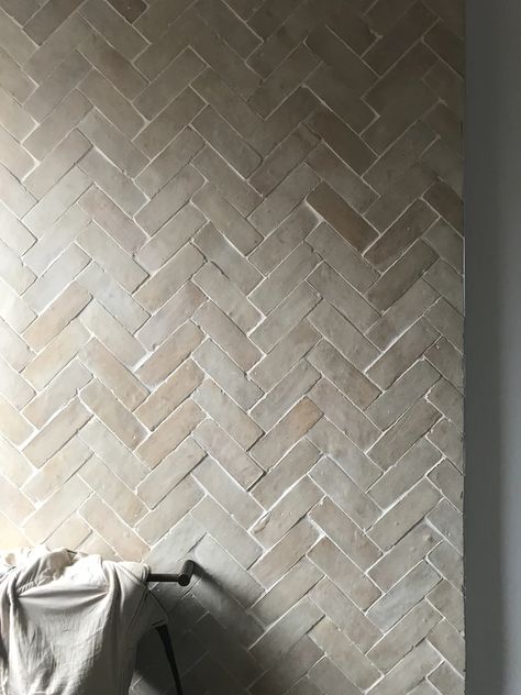 Style Report | In the mood for nude – TILES OF EZRA Zellige Tile, Bohol, White Brick, Dream Spaces, On The Floor, Bathroom Inspiration, Brick Wall, Tile Design, Bathroom Interior Design