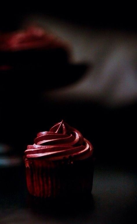 Devils Food Cupcakes, Pantone 2015, Red Velvet Flavor, Marsala Color, Marsala Wedding, Devils Food, Shades Of Burgundy, Red Velvet Cupcakes, Burgundy Wedding