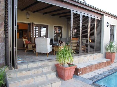 Enclosed Patio Ideas, Patio Door Coverings, Small Outdoor Patios, Covered Patio Design, Balkon Decor, Outdoor Covered Patio, Concrete Patios, Patio Pergola, Enclosed Patio