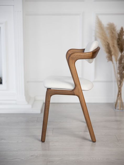 Otto Comfort Chair Walnut - Etsy Wooden Chairs Design, Wooden Dining Chair Design, Wooden Chair Design, Modern Wood Chair, Modern Wooden Chair, Comfort Chair, Unique Chairs Design, Dining Room Furniture Design, Simple Bed Designs