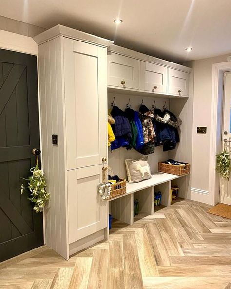 Wren Utility Room, Boot Room Colours, Hall Storage Cupboard, Small Boot Room Ideas, Bootility Room, Boot Room Ideas, Utility Boot Room, Coat Room, Wood Hallway