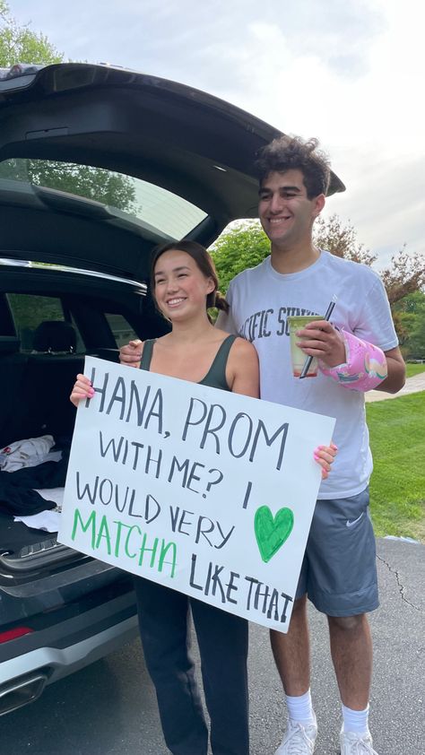 Promposal For Girlfriend, Cute Promposals, Promposal Ideas, Prom Posters, Prom Proposals, Dance Proposal, High School Dance, Prom Couples, Prom Inspo