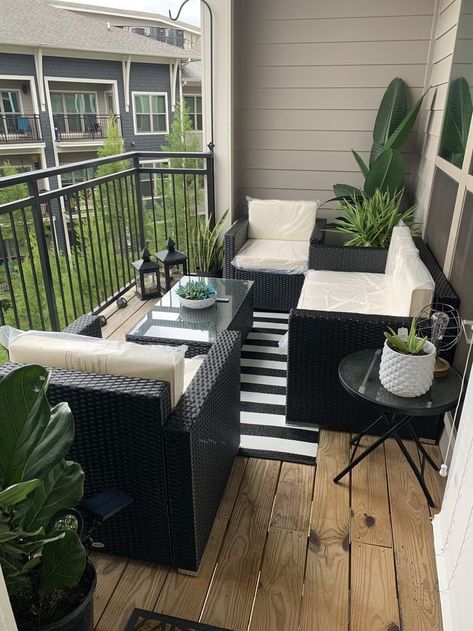 Balcon Mic, Small Apartment Balcony Ideas, Condo Balcony, Balkon Decor, Apartment Decorating Living, Balcony Design Ideas, Small Balcony Ideas Apartment, Small Balcony Design, Dream Apartment Decor