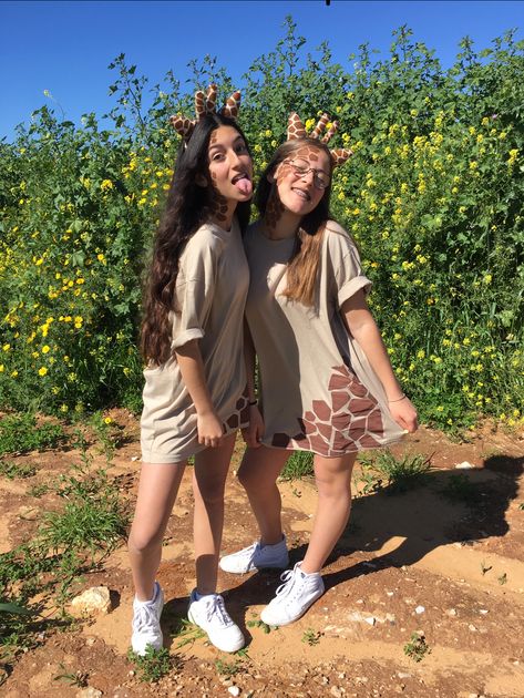 Easy Animal Costumes Diy, Safari Birthday Party Outfit Women, Diy Giraffe Costume Women, Giraffe Costume Women, Diy Animal Costume Women, Zoo Animal Halloween Costumes, Zoo Animal Costumes Women, Diy Giraffe Costume, Safari Animal Costume