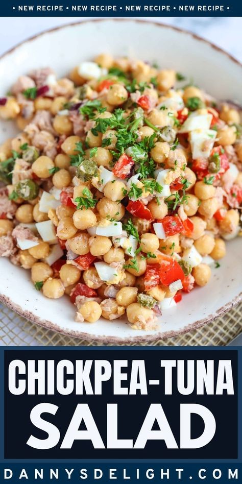 Simple chickpea and tuna salad - a power packed salad recipes which is easy to make and gets ready in less than 15 minutes. Chickpea And Tuna, Tuna Chickpea Salad, Tuna Chickpea, Packed Salad, Chickpea Tuna Salad, Chickpea Tuna, Chickpea Salad, Tuna Salad, Mediterranean Diet Recipes