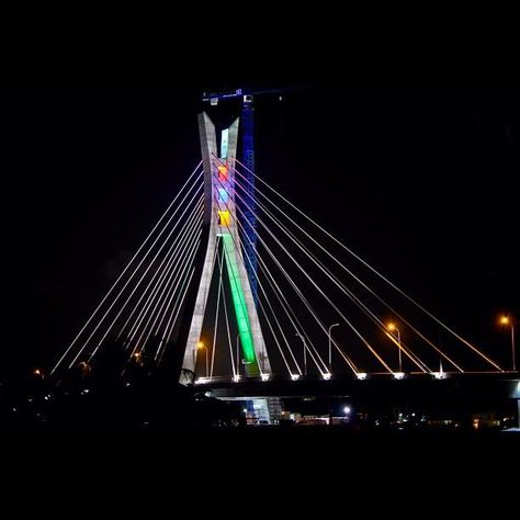 Lekki Bridge at night.  Beautiful! Danfo Bus, Ghana Travel, Night Beautiful, Nigeria Africa, Art Photography Portrait, City Pictures, Lagos Nigeria, Black Artwork, George Washington Bridge