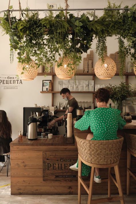 Brunch Cafe Interior, Mini Cafeteria, Bohemian Cafe, Cafe Design Inspiration, Brazil Coffee, Café Aesthetic, Cafeteria Design, Cafe Inspiration, Cosy Cafe