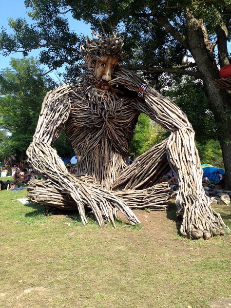 Tree sculpture at the Ozora Festival, Hungary. Ozora Festival, Scarecrows For Garden, Twig Art, Old Fisherman, Western Parties, Driftwood Sculpture, Wood Statues, Street Dogs, World Of Darkness