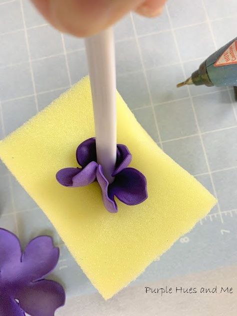 Styrofoam Flowers Diy, Foam Sheet Crafts For Adults, Eva Foam Flowers, Sheet Flowers, Foam Diy, Flower Props, Flower Foam, Foam Paper, Foam Sheet Crafts