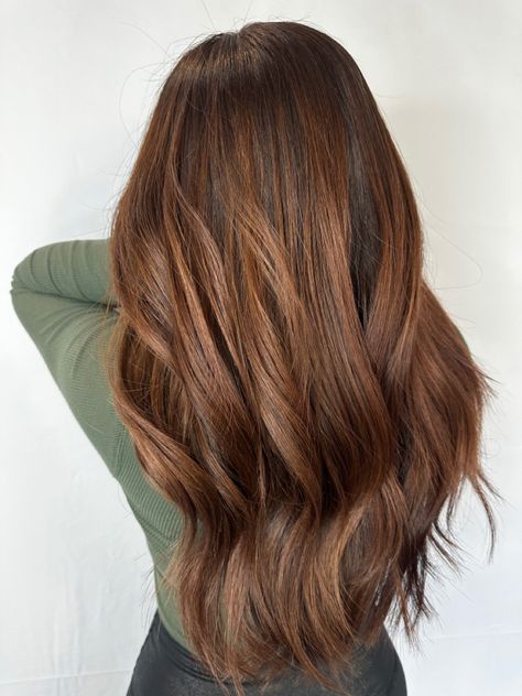 #hair #brunette #brownhair #glaze #hairstyle Brown Glaze Hair, Brown Hair Red Undertones, Undertones Hair, Glaze Hair, Rich Brown Hair, Hair Color Pictures, Wedding Hair Colors, Dark Brunette Hair, Hair Color Chocolate