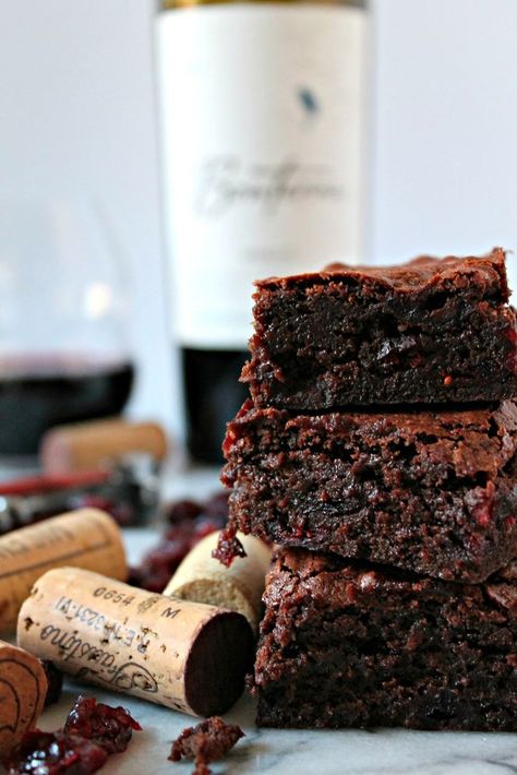 Wine Brownies, Red Wine Brownies, Classic Brownies Recipe, Cake Brownie, Wine Tasting Notes, Best Red Wine, Chocolate Pairings, Chocolate Butter, Wine Desserts